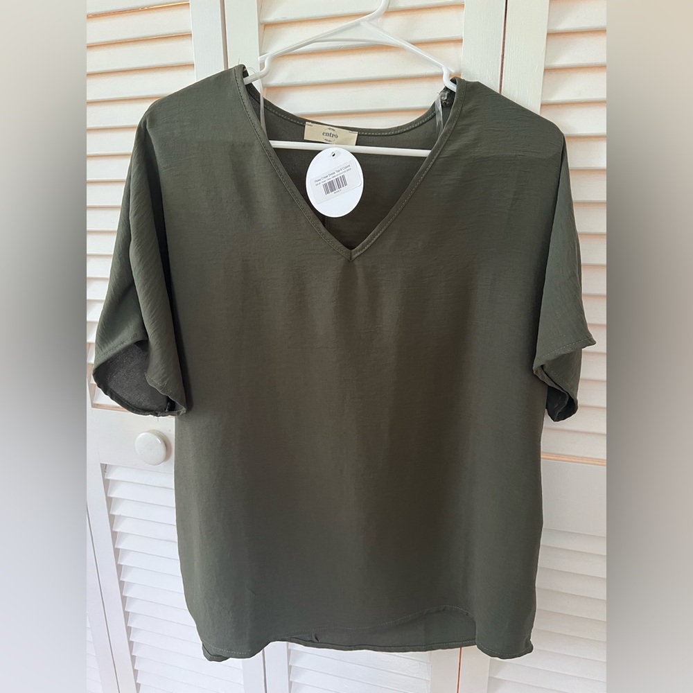 NWT enthro Flowy Crepe Dress Top. Color: Olive. Size: Small